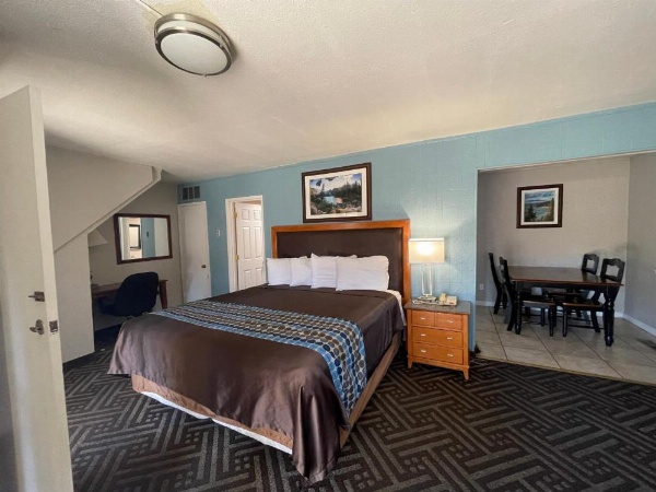 Tahoe Hacienda Inn image 9